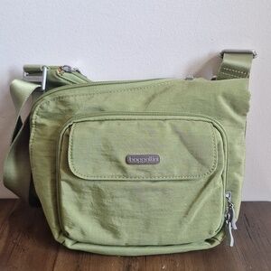 ​Baggallini Lime Green Nylon Crossbody Bag Travel Purse Multi-Pocket Chartreuse